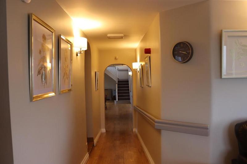 Hillview Lodge