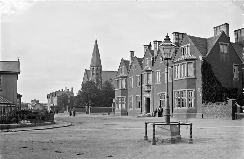 Adair Arms Hotel