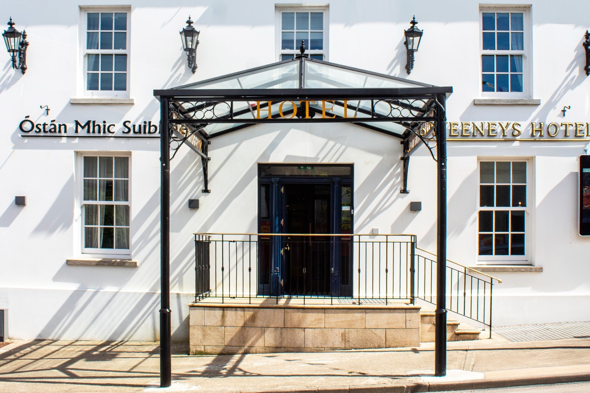 Sweeneys Hotel