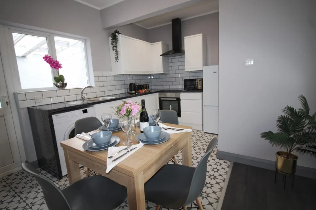 Anjore House - Belvoir