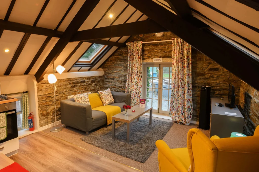 Courtyard Cottage (Cottages for Couples)