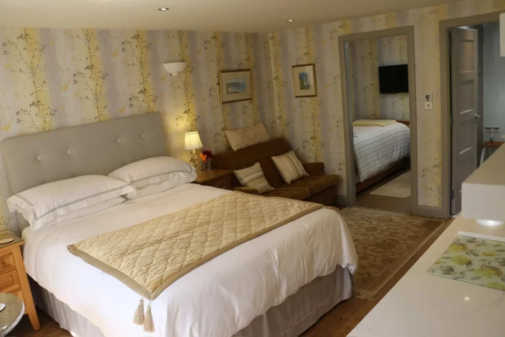Pinegrove Lodge