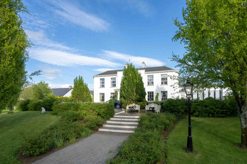 Castle Oaks House Hotel