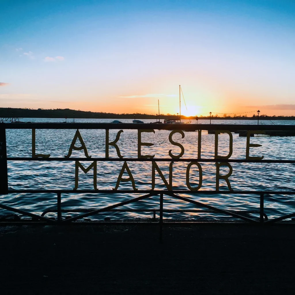 The Lakeside Manor Hotel