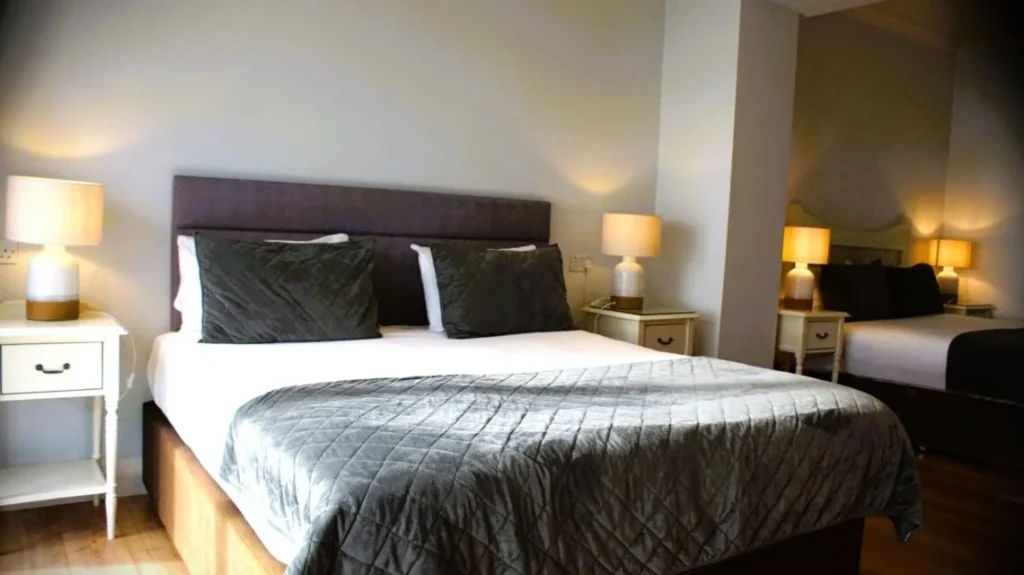 WatersEdge Hotel