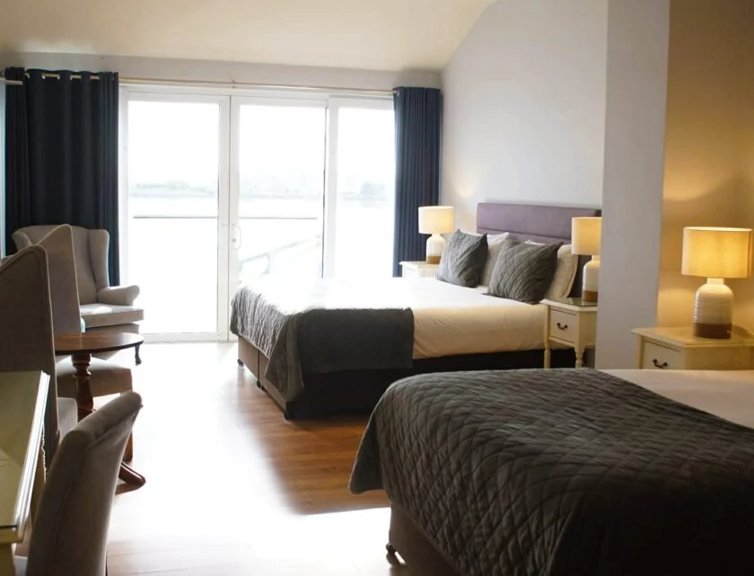 WatersEdge Hotel