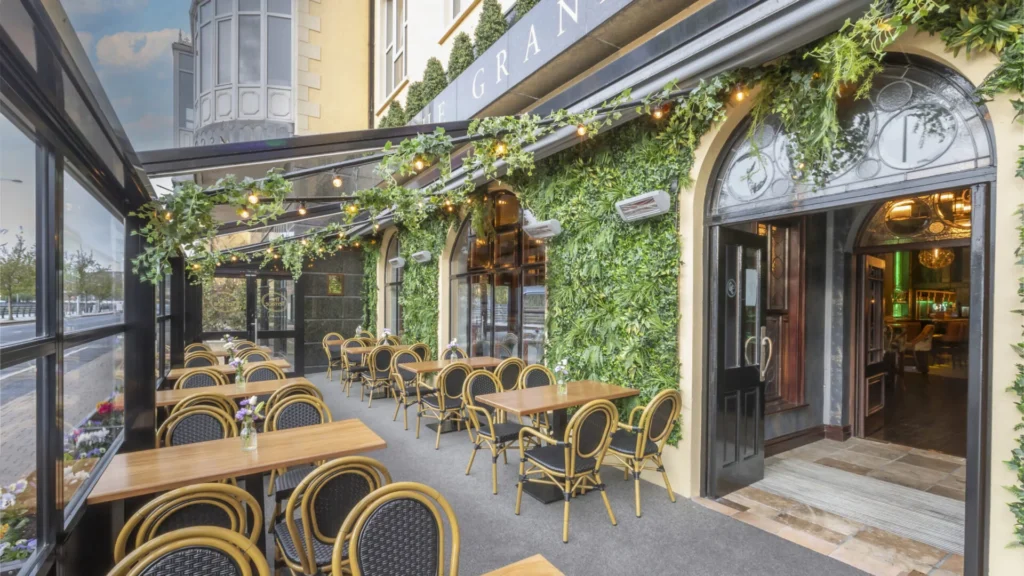 Canal Court Hotel