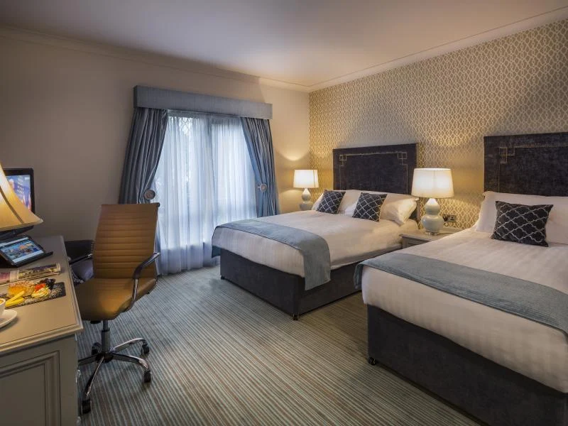 Treacys Oakwood Hotel
