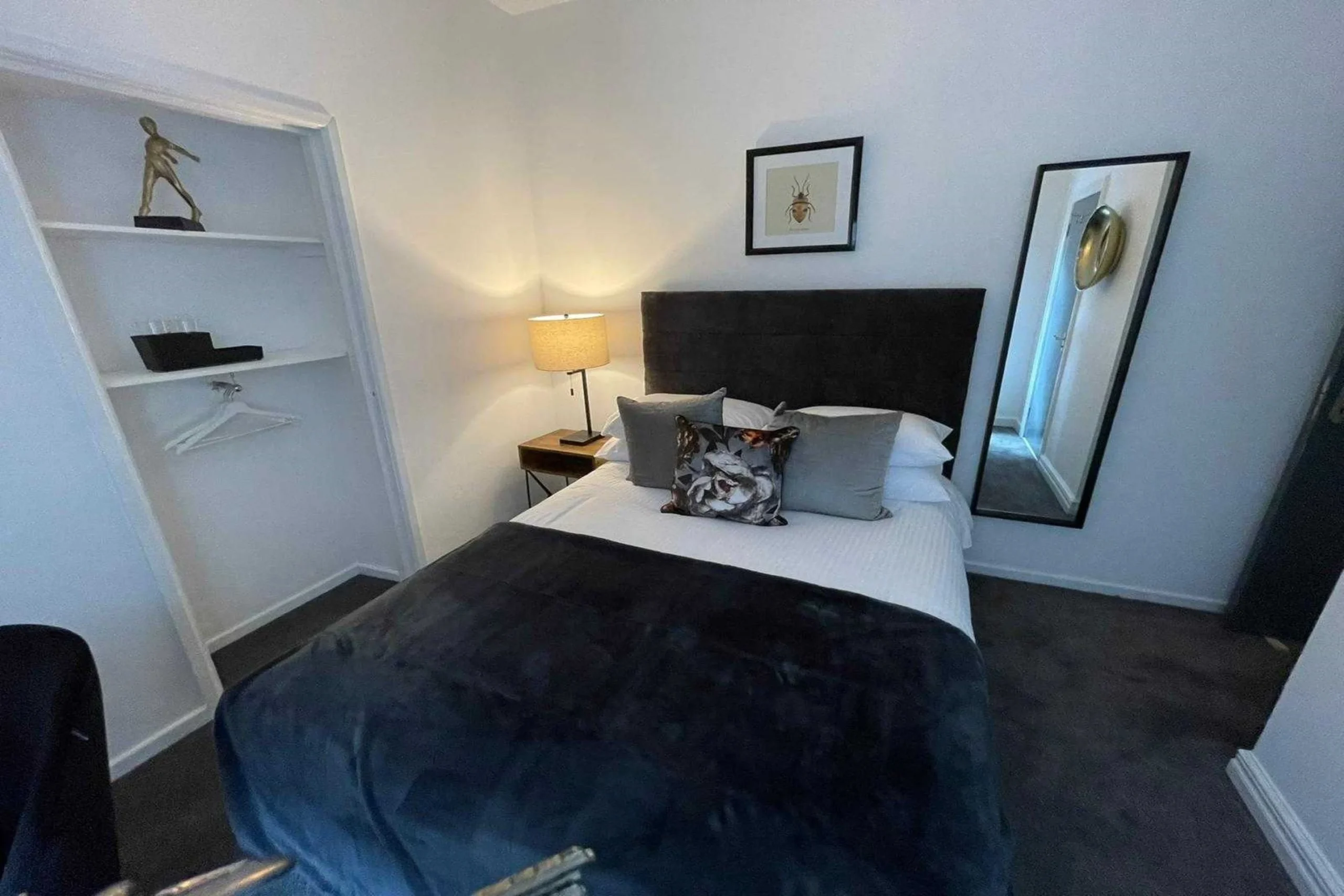 OYO Cavehill Castle Guest Accommodation
