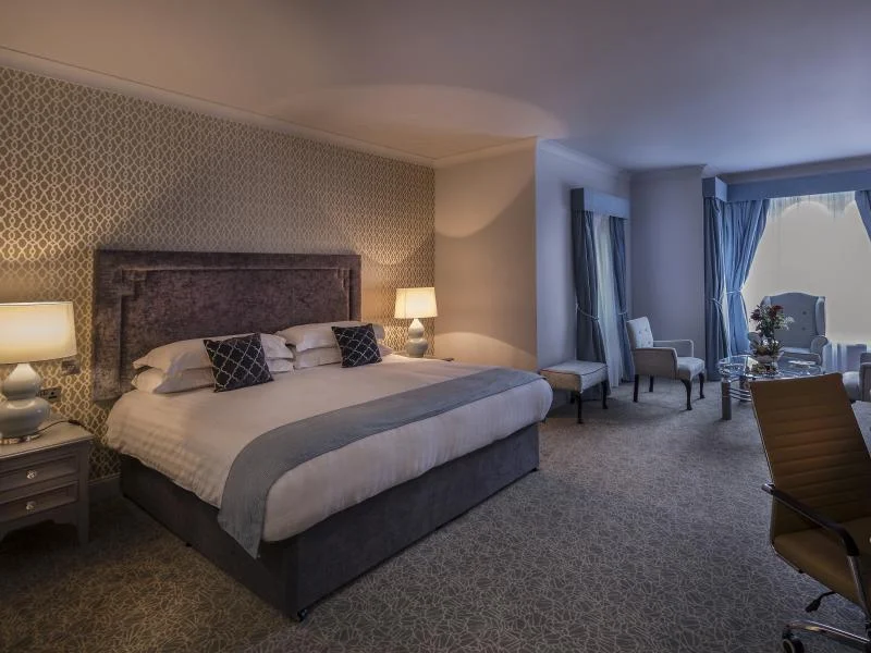 Treacys Oakwood Hotel