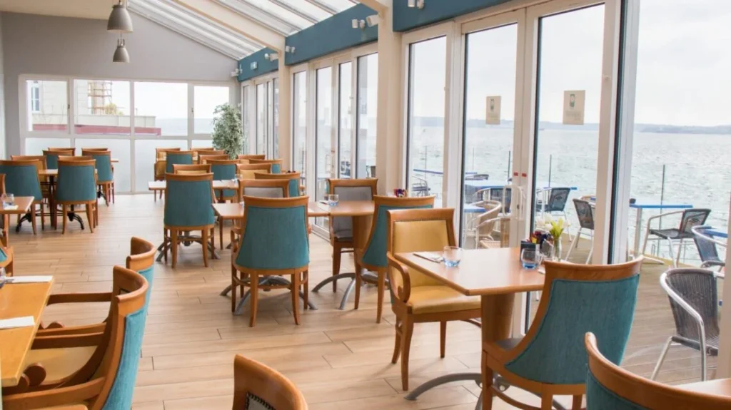 WatersEdge Hotel