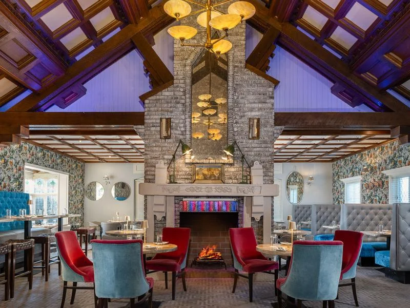 Treacys Oakwood Hotel